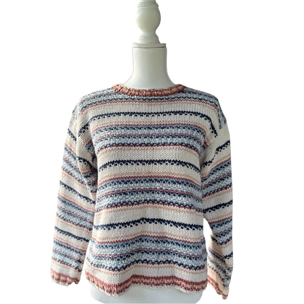 Liz Claiborne White and Blue Crew Neck vintage sweater